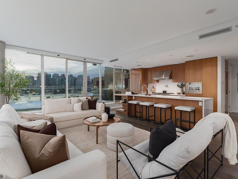 801 221 Union Street