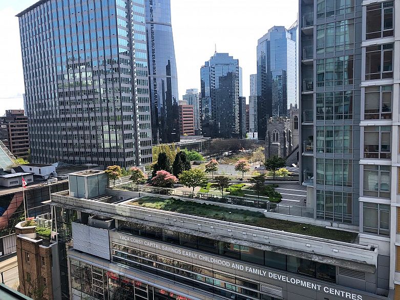 1206 909 Burrard Street