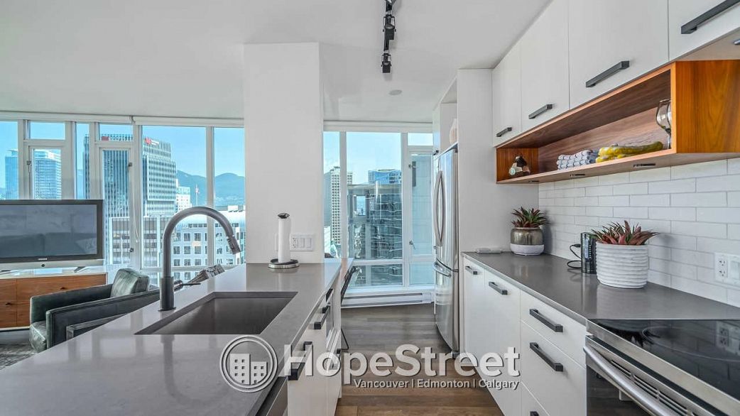 2207 610 GRANVILLE STREET, Vancouver BC V6C 3J3