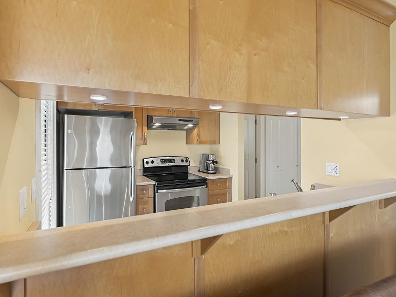 103 1100 W 7th Avenue