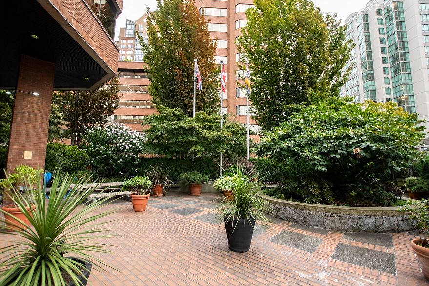 814 1177 Hornby Street