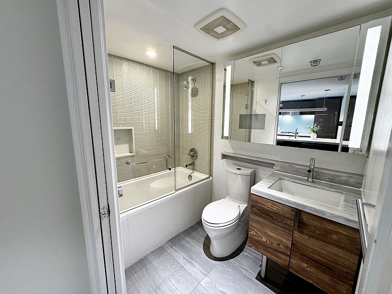 902 777 RICHARDS STREET, Vancouver BC V6B 0M6