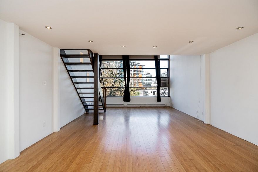 202 1850 Lorne Street