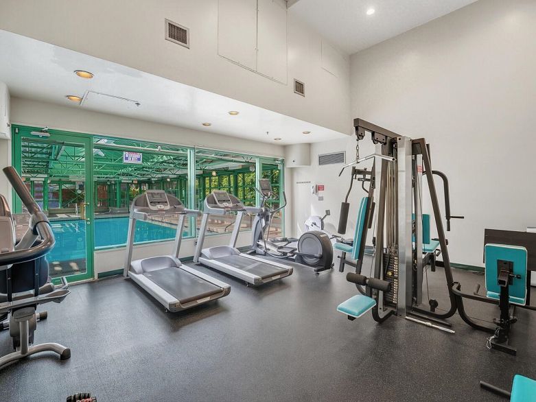 412 518 W 14th Avenue