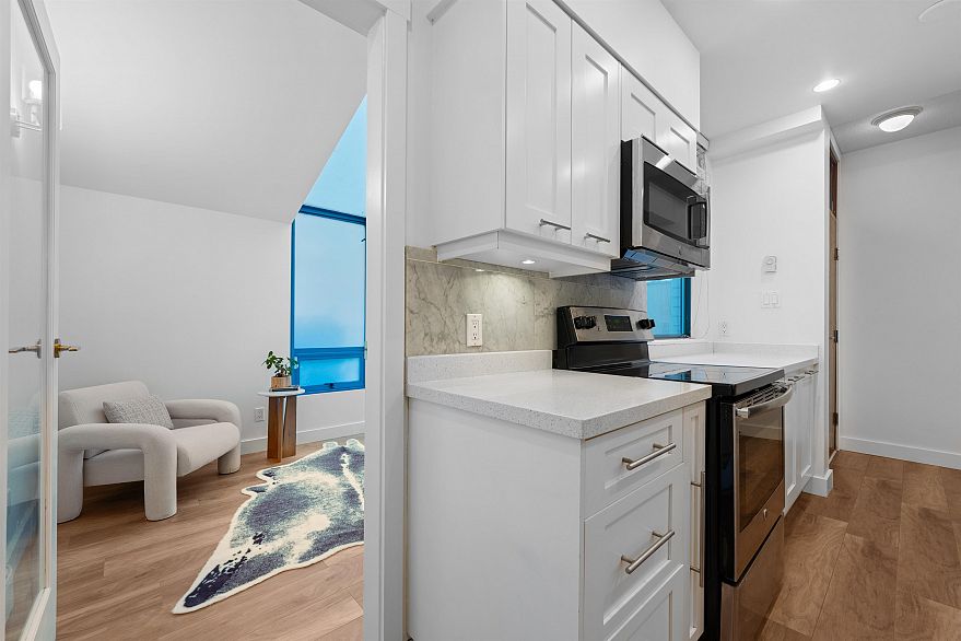 203 1238 Melville Street