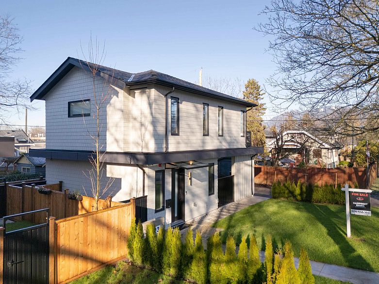 323 N Kamloops Street