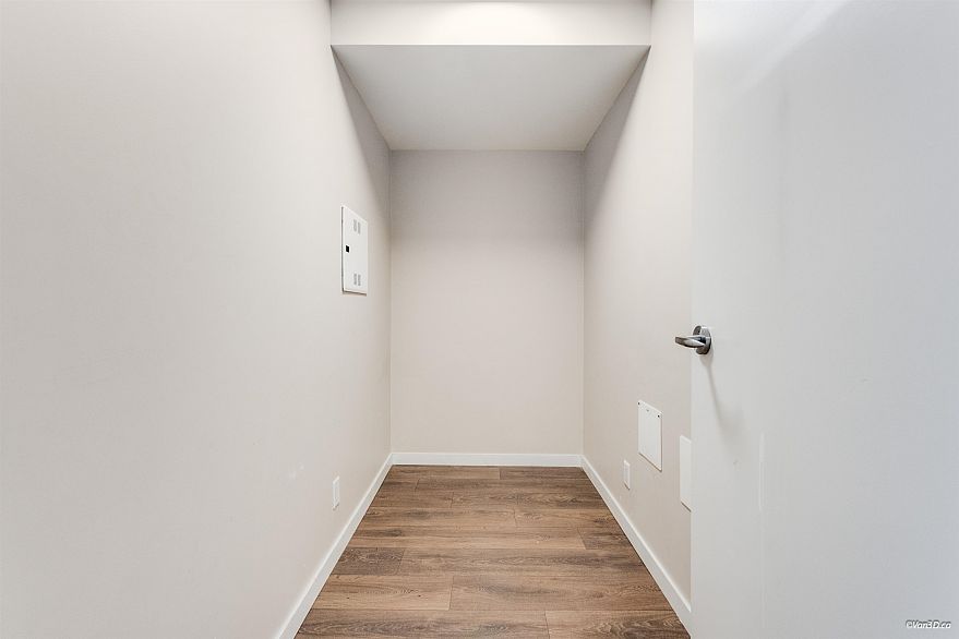 1209 131 Regiment Square