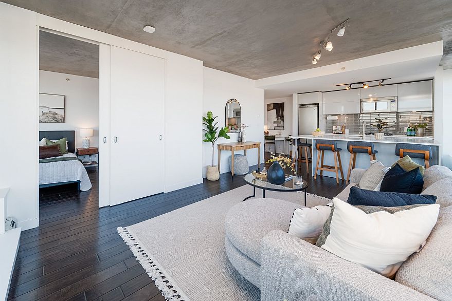 1201 108 W Cordova Street