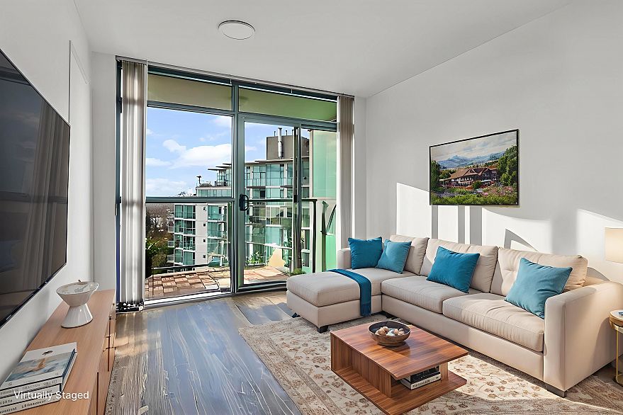 1202 2763 Chandlery Place