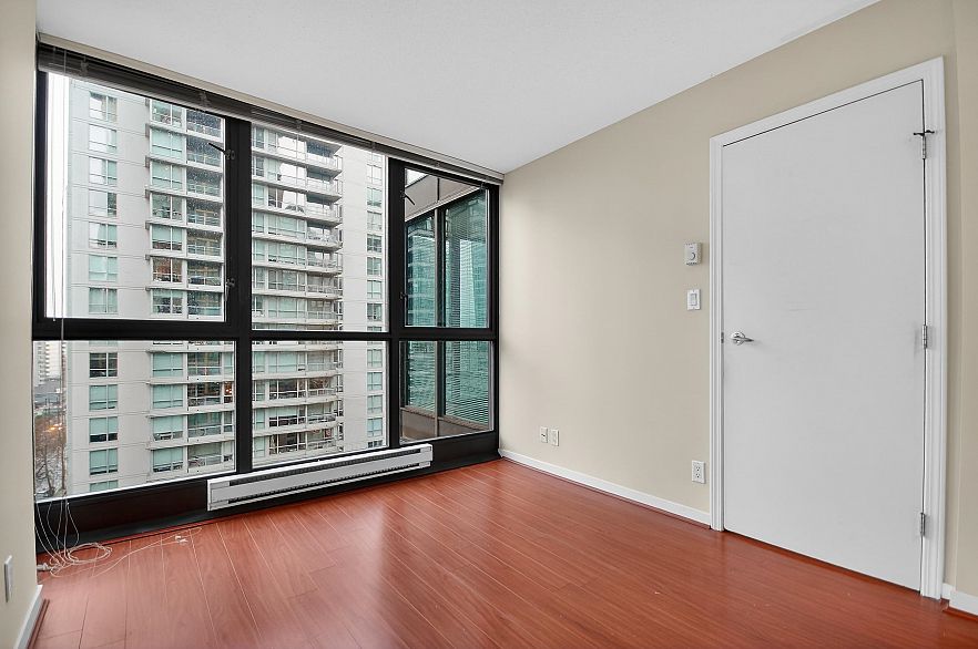 801 1367 Alberni Street