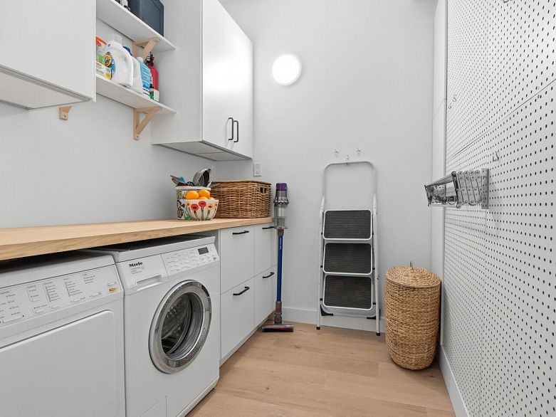 313 77 Walter Hardwick Avenue