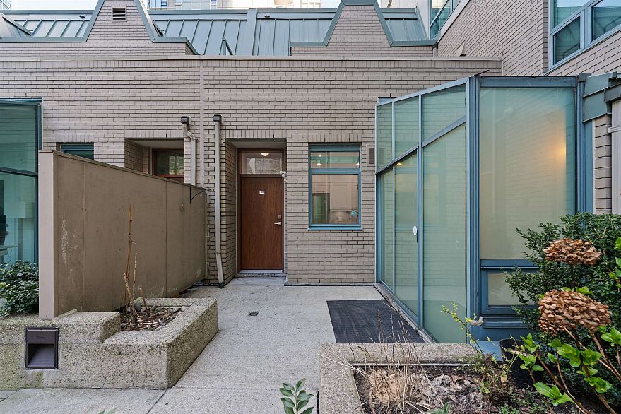 203 1238 Melville Street