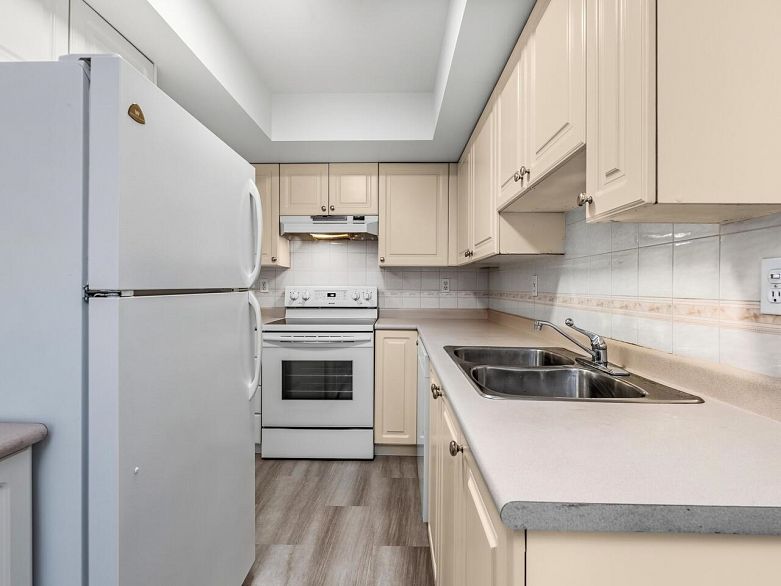 401 1723 Frances Street