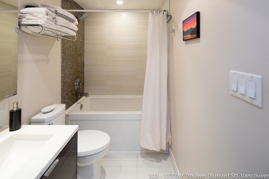 323 1777 W 7th Avenue