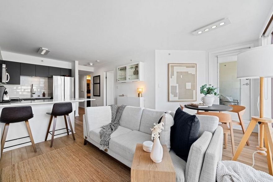 404 1633 W 8th Avenue