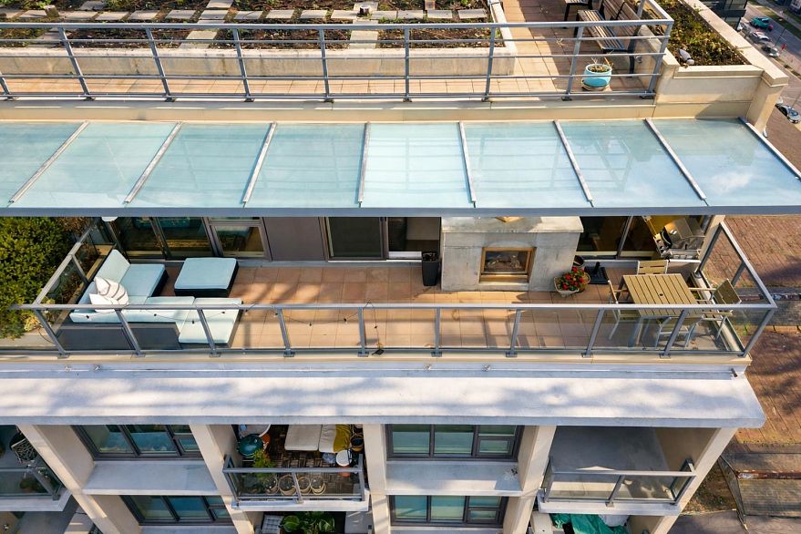 PH1606 288 W 1st Avenue