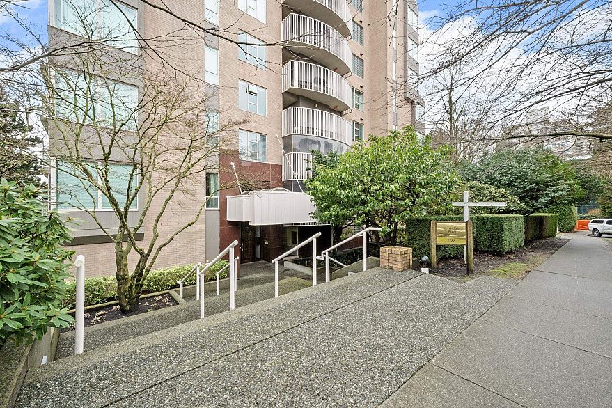 101 2288 W 40th Avenue