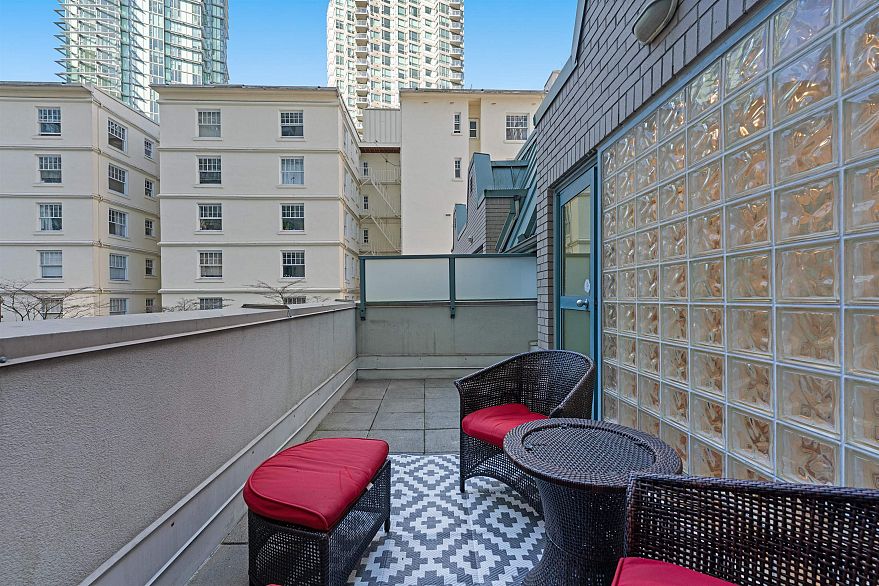 203 1238 Melville Street