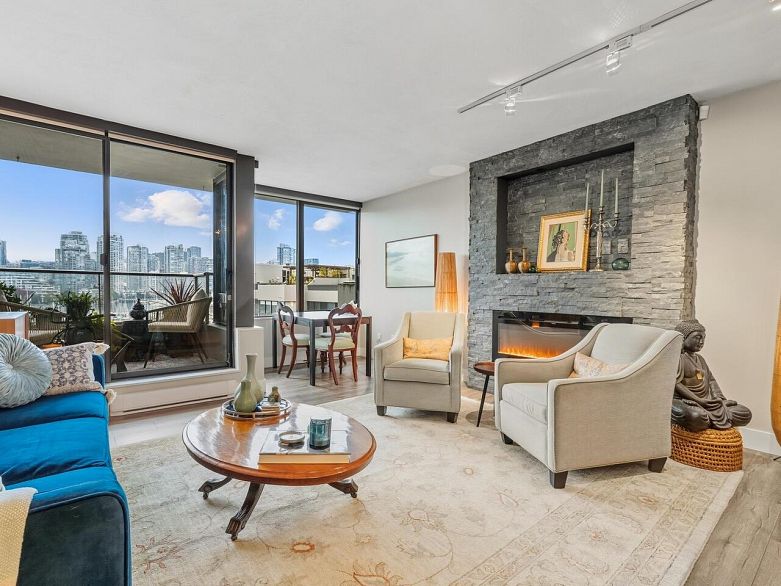 521 666 Leg In Boot Square