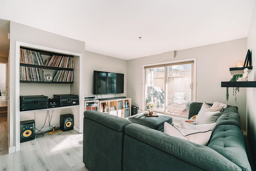 102 1516 E 1st Avenue