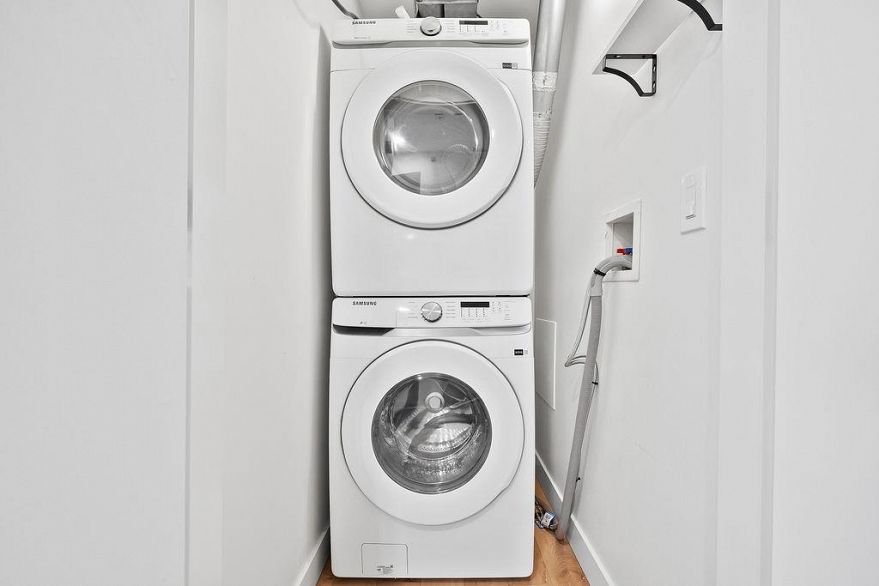 1302 120 Milross Avenue