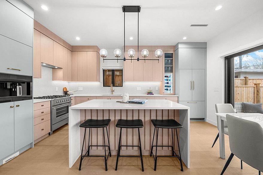 2 2247 Parker Street