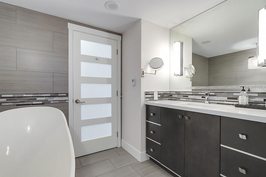 3002 1199 Marinaside Crescent