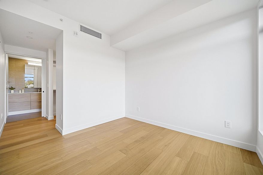 406 6485 Manitoba Street