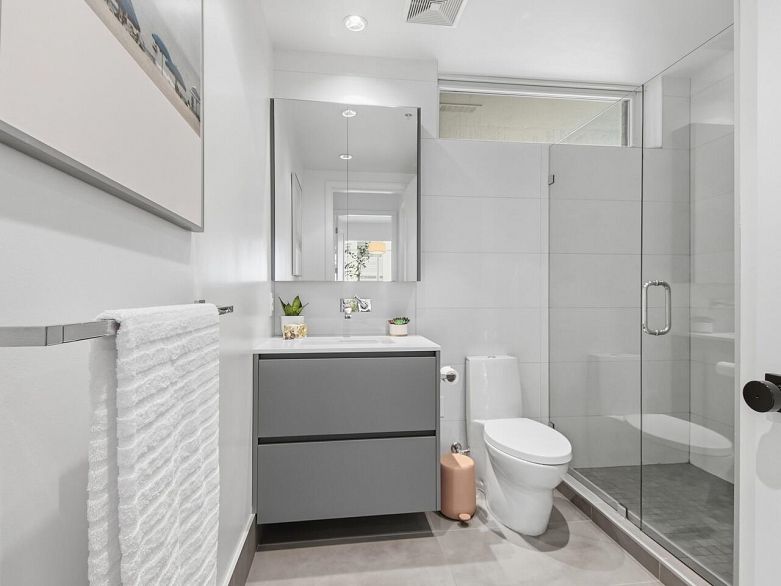 313 77 Walter Hardwick Avenue