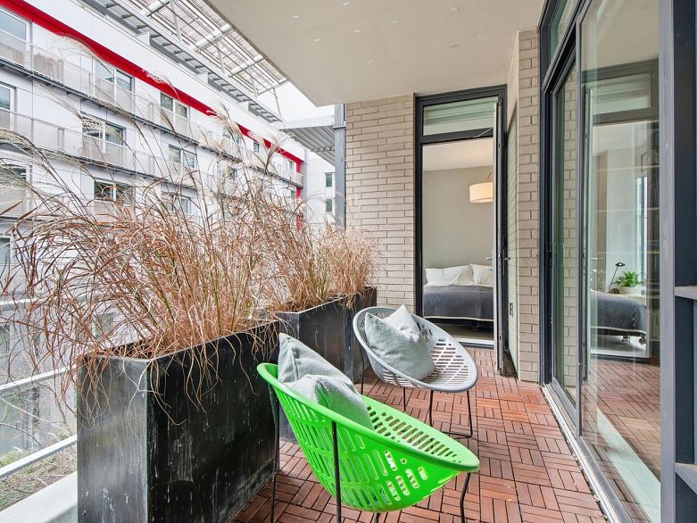 313 77 Walter Hardwick Avenue