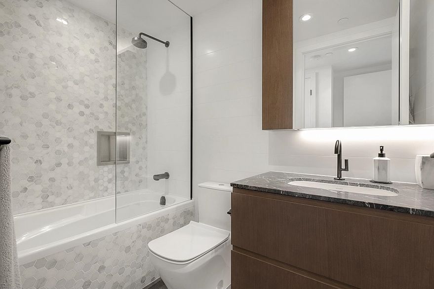 1503 1365 Davie Street