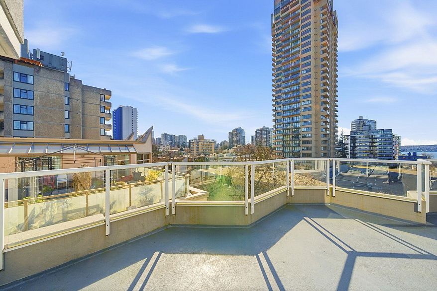 702 1771 Nelson Street