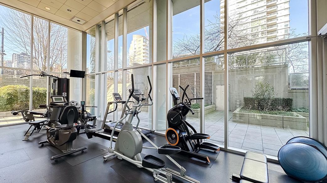 1004 1710 Bayshore Drive