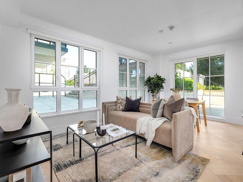 203 2096 W 47th Avenue