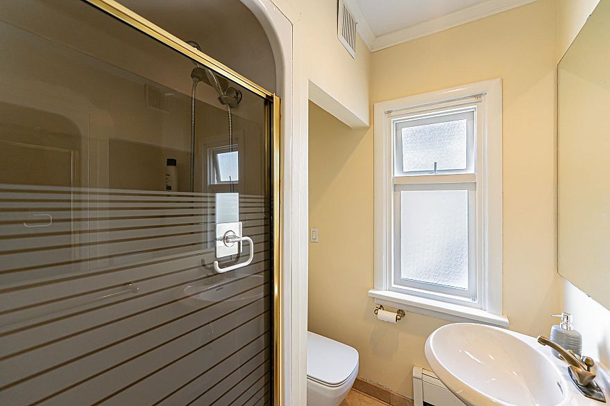 4327 Locarno Crescent