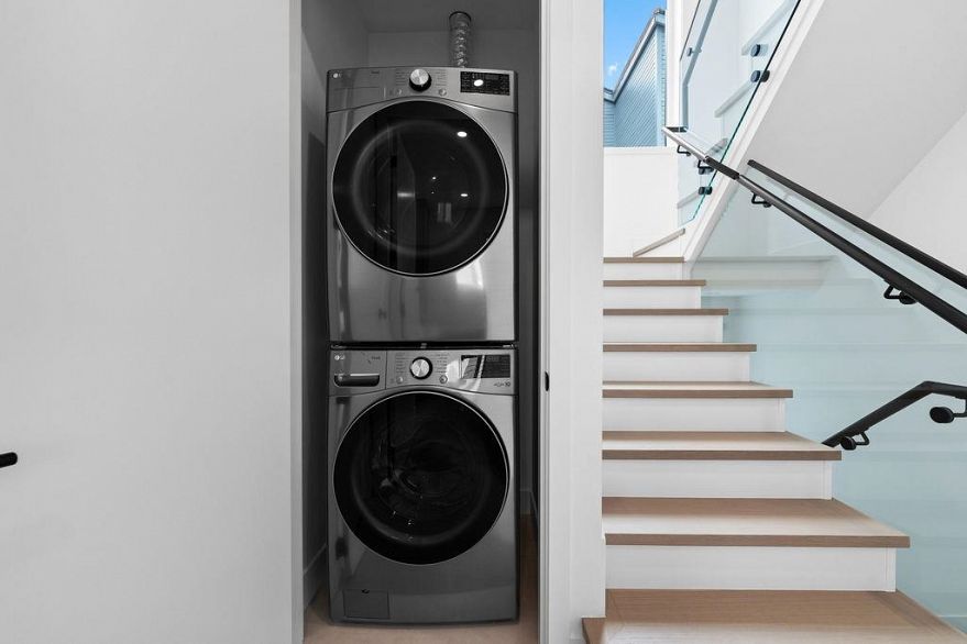 1 3880 W 23rd Avenue