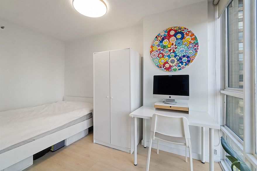 1303 930 Cambie Street