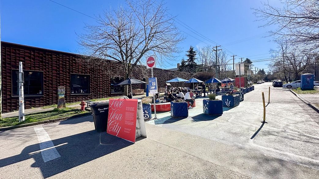 202 2080 Maple Street