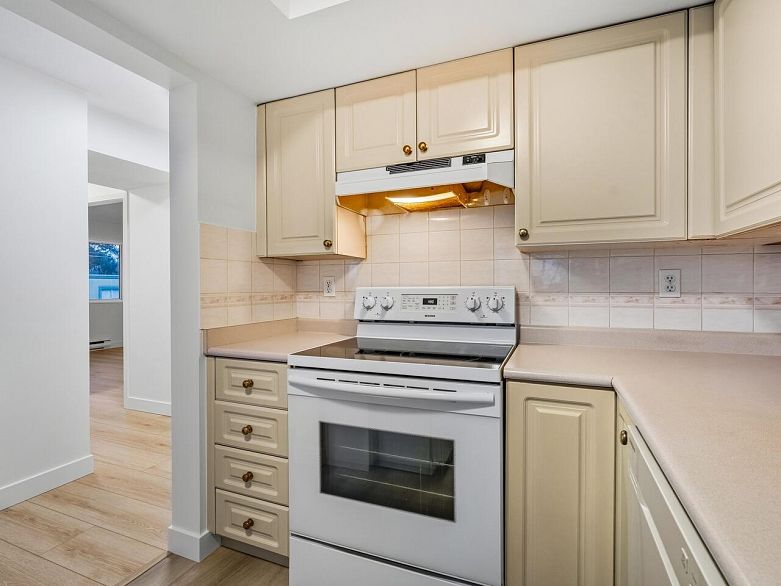 401 1723 Frances Street