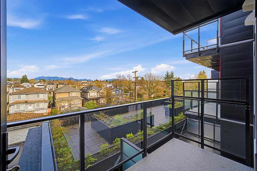 406 6485 Manitoba Street