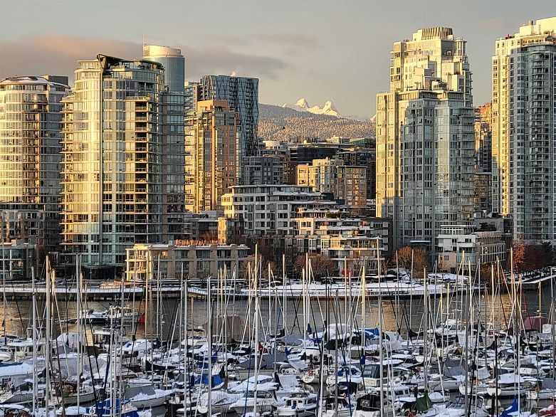 521 666 Leg In Boot Square