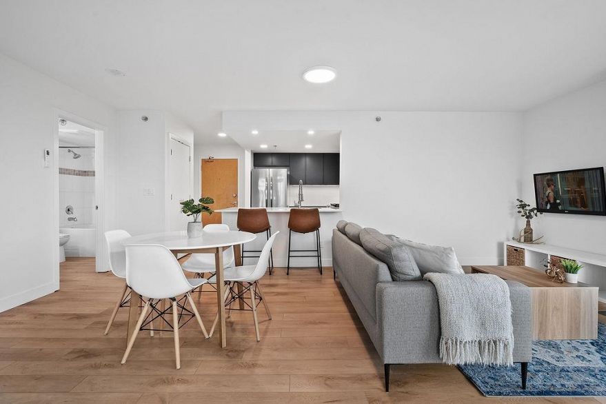 1302 120 Milross Avenue