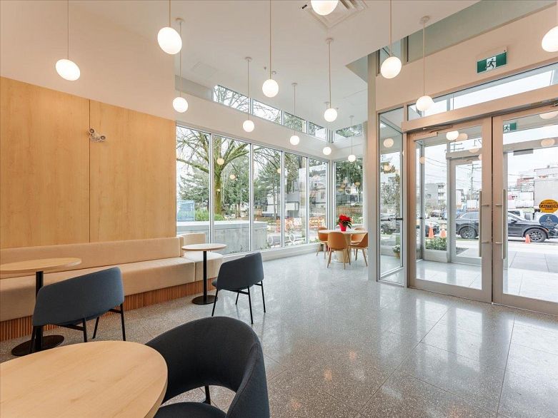 513 2471 St George Street