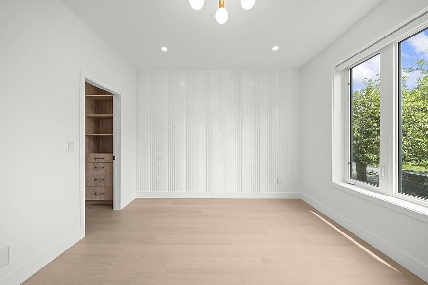 1 6461 E Prince Edward Street