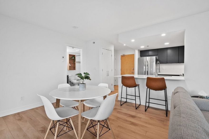 1302 120 Milross Avenue