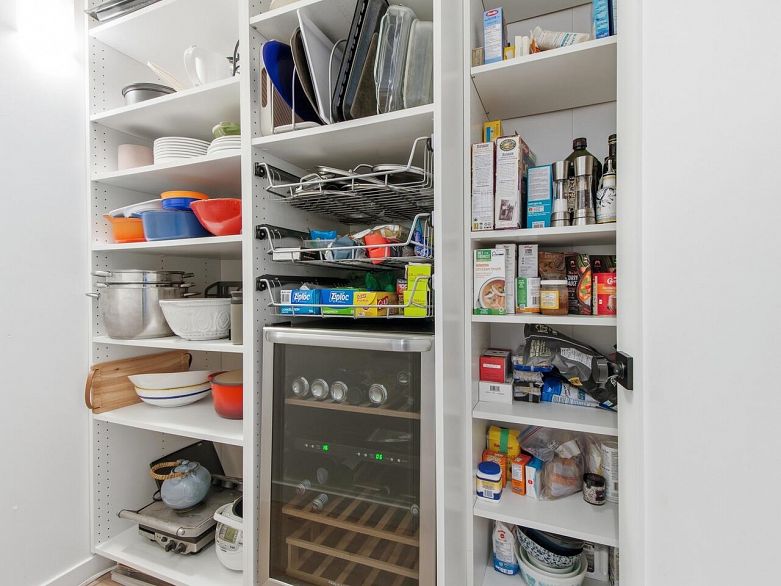 313 77 Walter Hardwick Avenue