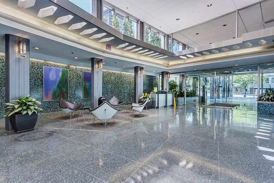 2106 989 Nelson Street