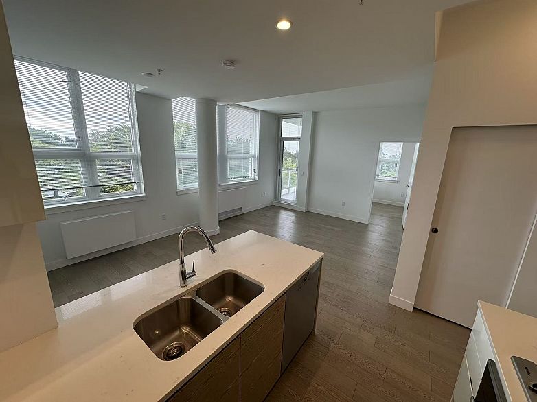 406 6733 Cambie Street