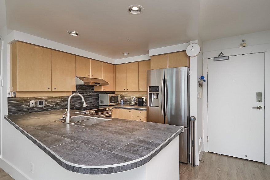 2005 1009 Expo Boulevard