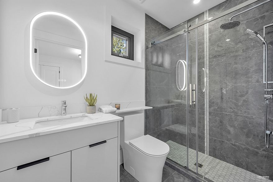 1 1722 W 68th Avenue